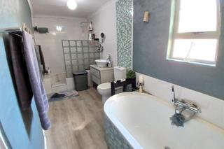 4 Bedroom Property for Sale in Aston Bay Eastern Cape